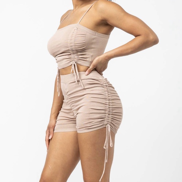 Shirring Tied Crop Top and Side Shirring Short Set - Picture 5 of 7